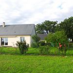 Maison 2010 de plain pied fonctionnelle avec vue dégagée et équipements modernes