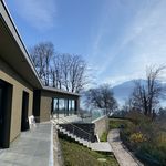 Великолепный современный дом с видом на озеро Леман в Шайи-Монтре, Швейцария.