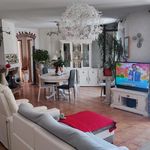 VILLA PLAIN PIED AVEC GRAND GARAGE TERRASSES ET JARDIN