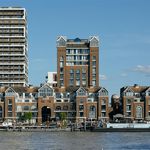 Stunning 2 Bed Riverview Apartment for Sale in Clove Hitch Quay, Battersea London