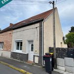 Proche de toutes commodités, maison de ville offrant un joli potentiel ...