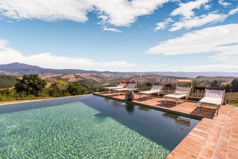 Dit vakantiehuis in Toscane met 2 slaapkamers is ideaal voor 2 samenreizende stellen. De woning ligt op 600 m hoogte waardoor je zowel vanaf het zwembad als de woning zelf een adembenemend uitzicht heeft. Ondanks de landelijke ligging is de woning ze...