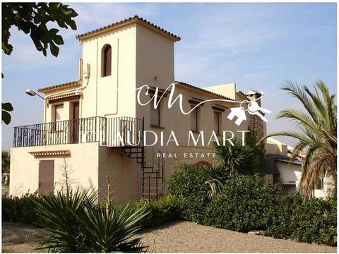 Masia ideal for restaurant and / or Commercial Use strategic location on the National highway between Cambrils and Miami Platja. It is a historic farmhouse, ideal for restaurant, shops of passage, located at the entrance of the Urbanization Vila Roma...