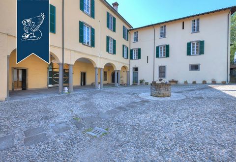 This wonderful historical villa for sale is in the exclusive Franciacorta area, just two kilometers from the shores of Lake Iseo, Lombardy. This villa has a typical L shape, measures approximately 1,700 m2 and overlooks a wonderful internal courtyard...
