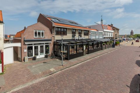 In the middle of Westkapelle, above hairdressing salon 'M'n zus & ik'. Everything is nearby. Step out of the door and you are between restaurants. Enjoy the chatter of this quiet village. At the bakery across the street you get your fresh bread. The ...