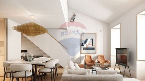 Description T3 – Floor 5+6 – Fraction K This 3 bedroom apartment of 166m², spread over two floors, floor 5 and 6, has unique characteristics. The living room, with 31.70 m², has a ceiling that follows the slope of the roof of the building, with its c...