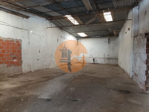 Warehouse to recover, in the center of Olhão, 10 minutes from the Marina and the Municipal Markets. The Warehouse has about 114m2, and has a high ceiling. The city of Olhão is known as the 'cubist city', due to its architecture, where there are clear...