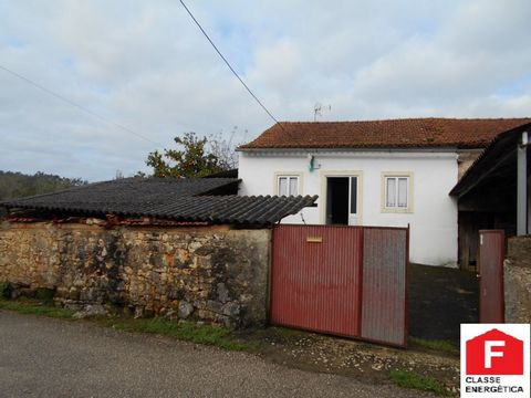 Habitable house built in stone to renovate with land close to Alvorge. This house is located in a small village about 8km from Alvorge, where you can find the basic things for your day to day life, such as Pharmacy, Health Centre, Restaurants, Cafes,...