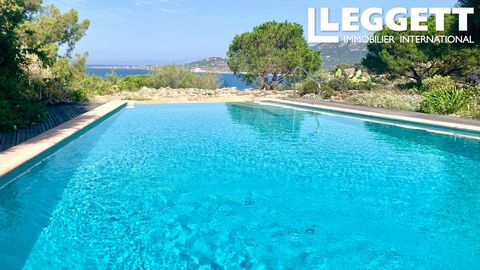 A19608TP20 - Very rare opportunity in the coastal village of Algajola (North Corsica). The villa is located in the heart of one of the most exclusive and sought-after areas of Corsica ; offering stunning views of the sea and mountains. In a quiet env...