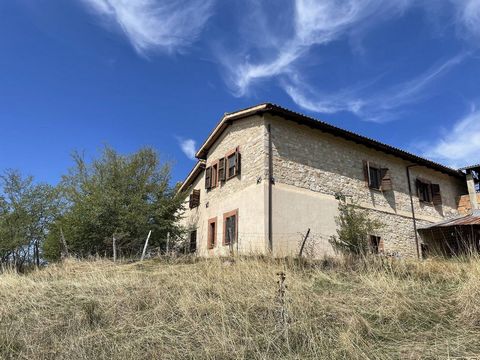 Immersed in the breathtaking beauty of the Umbrian hills, we present you with a fascinating opportunity: an entire property of 650 m2, embraced by 20 hectares of uncontaminated land. At the center of this treasure stands the main residence of 260 m2....