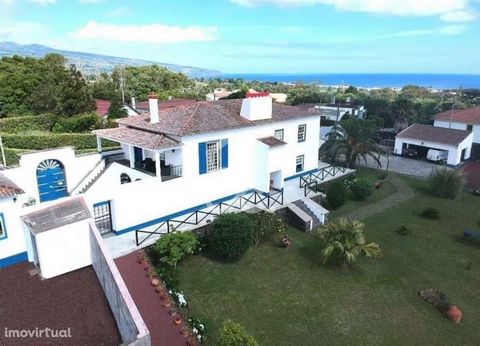 4-Bedroom Manor with 19th Century Architectural Features Rustic Style Large Areas Suite Garden Patio Storage House T1 in Annex to Monetize Land with 1.360,00 m2 Walled Fenais da Luz is a portuguese parish in the municipality of Ponta Delgada, with an...