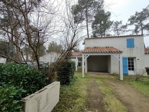 House T4 in tourist residencethe domain Oyats located 200 m from the beach of Conches, in the heart of the forest state. This house of 2007 consists on the ground floor of a living room / living room with kitchenette overlooking the terrace. a toilet...