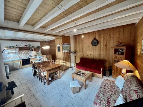 New at AJP Immo! In a residence located in the heart of the resort of Aillon-Margeriaz 1000, come and discover this duplex of 75m2 in the Le Fully building (1973) on the snow front presenting a great investment opportunity. Offering the possibility o...