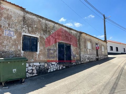 House T3 with a gross construction area of 200 m2. Private Gross Area of 103.00 m2 and Dependent Gross Area of 97 m2. Cellar, garage and patio. Property in need of some works, well located in a residential area next to the road in Alguber-Cadaval. Cl...