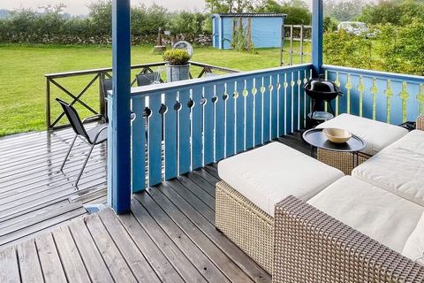 Welcome to a lovely holiday home on Öland, where you are only 2 km to Köpingsvik's wonderful sandy beaches and 5 km to the pulse of Borgholm. On the south-facing balcony with outdoor furniture, you can relax in the evening sun after the day's activit...
