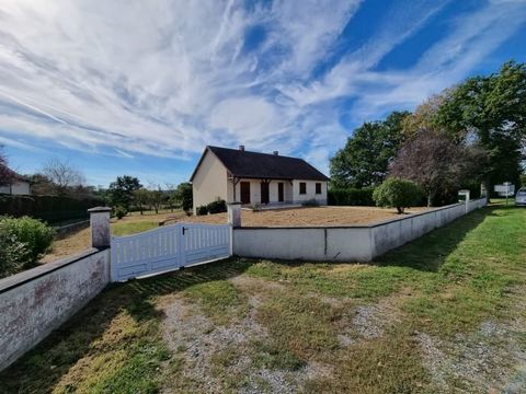 Situated on the outskirts of St. Sulpice-les-Feuilles (yet less than 2 minutes from the centre by car) is this lovely detached 3 bedroom bungalow set in a good sized plot of land (1520 sqm) with countryside views. The entrance hall leads to a large L...