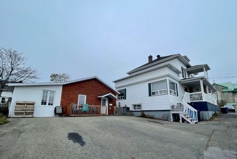 Located in downtown Mont-Joli, this building offers you several possibilities, both as an investor and owner-occupier. The building has 2 apartments in the main building and a detached loft in an adjacent building. A great opportunity to be at home w...