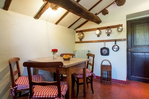 La Guest House Castagnola si trova nel borgo medievale di Tagliolo nella famosa regione vinicola del Monferrato. Fa parte del Castello Pinelli Gentile, che è di proprietà familiare da 500 anni ed è gestito con molta passione. La guest house offre a f...