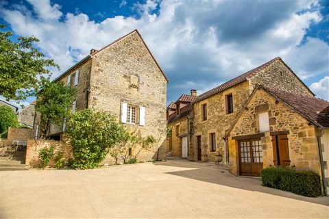 A new lifestyle project in the heart of nature, just ten km from Sarlat and famous tourist sites! This property offers accommodation for up to 45 people and a restaurant in a verdant setting with panoramic views over the countryside. This capacity is...