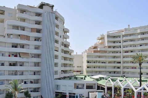 La posizione privilegiata di BenalBeach in una delle zone più belle di Benalmádena lo rende uno dei complessi turistici più impressionanti della Costa del Sol e della Spagna, in modo da poter godere di una vacanza intima o in famiglia. Dispone di 15....