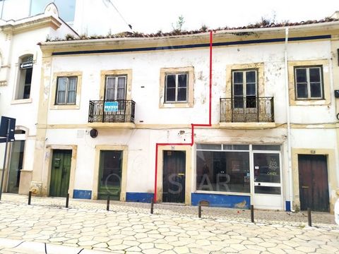 Building to recover, in the Historic Center of Alcobaça and 50 meters from the Monastery! This independent fraction, which is designed and identified in red in the photo, needs intervention, but since it is located in the Historic Center of Alcobaça,...