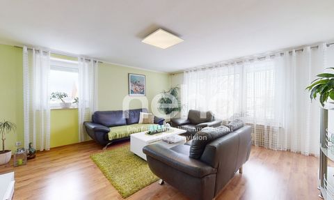 This 3.5-room apartment was extensively renovated in 2014, including new water and electrical pipes. With two balconies, a new toilet and a modern bathroom, it offers the highest level of comfort and luxury. A cellar room and a separate garage are at...