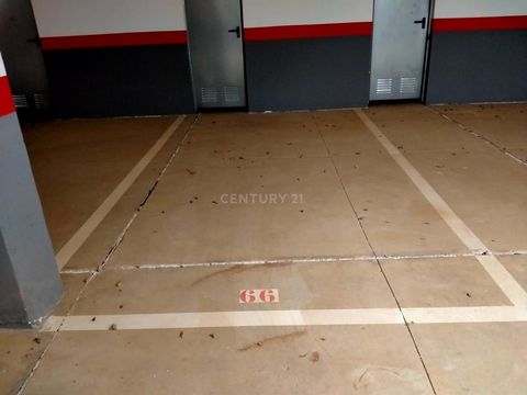 Stai cercando di acquistare un parcheggio a Santa Lucía de Tirajana? Ottima opportunità per possedere questo parcheggio con una superficie di 41,81 m² situato nella città di Santa Lucía de Tirajana, provincia di Las Palmas. Ha un buon accesso, manovr...