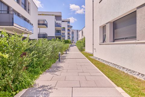 Willkommen in Deinem eigenen kleinen Paradies! Unsere Ferienwohnung liegt zentral und bietet eine gute Anbindung an die großen Städte Stuttgart, Heilbronn und Ludwigsburg. Die Nähe zu einer Hauptstraße sorgt dafür, dass Sie schnell und unkompliziert ...