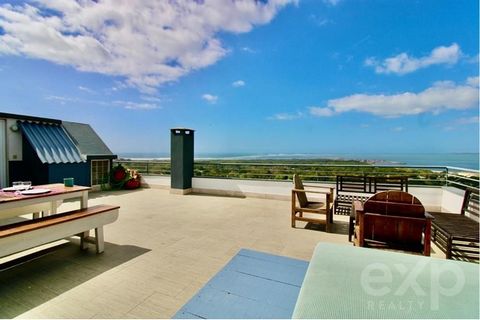 Perched in the heights of Trafaria, this semi-detached house offers breathtaking views of the ocean and the entrance to the Lisbon estuary. An idyllic setting for those seeking a perfect blend of tranquility and natural beauty. Description of the Hou...