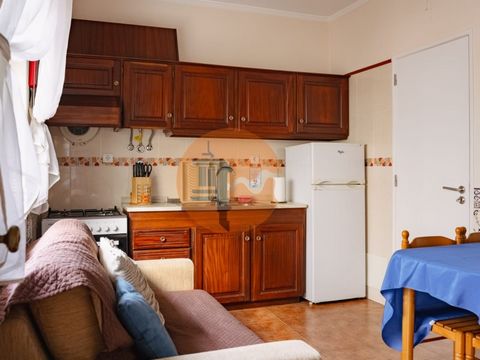 Appartement in Monte Gordo, gelegen op 200 meter van het strand, zeer centraal, in de buurt van de kerk. Deze woning bestaat uit 1 slaapkamer 1 slaapkamer interieur, 1 WC, 1 woonkamer/keuken. Het is allemaal uitgerust, ook dicht bij cafés, restaurant...