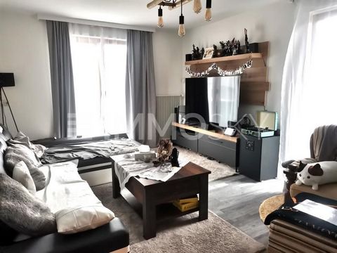 De l’espace pour toute la famille - 2 oasis de vie avec du potentiel ! Deux appartements d’une superficie totale de près de 89 m2 au 1er étage d’un immeuble résidentiel bien entretenu dans le centre de Radstadt, avec la meilleure connexion aux transp...