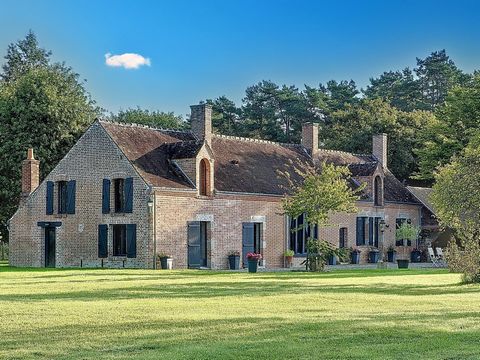 Ideal pleasure property for horses or nature lovers in the heart of SOLOGNE less than 2 hours from PARIS on an estate located between MENESTREAU AND MARCILLY EN VILLETTE. This property of more than 9 hectares offers a Sologne farm with a floor space ...