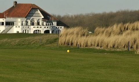 Przestronny apartament dla 7 osób ze słonecznym tarasem, Położony blisko plaży, Ciesz się ogólnodostępnym ogrodem. Mieszkanie na 1 piętrze, bez windy. Klasyczny wystrój. Brak wifi. Kompaktowa oferta kanałów (dawniej analogowych)