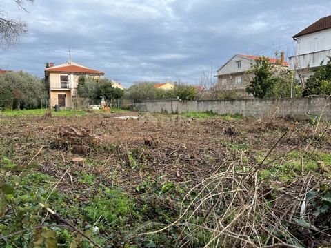 Location: Zadarska županija, Kukljica, Kukljica. UGLJAN, KUKLJICA - Terreno edificabile a 100 metri dal mare È in vendita un terreno di 500 m2 situato a Kukljica sull'isola di Ugljan, che ha un ottimo collegamento in traghetto con Zara. Tutte le infr...