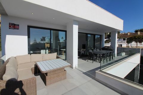 Located in Torreblanca. Super nice newly built VILLA located in Torreblanca del Sol, within walking distance to the beach. The villa has been built with really good quality, where the smallest detail has been thought of, super modern and with a lovel...