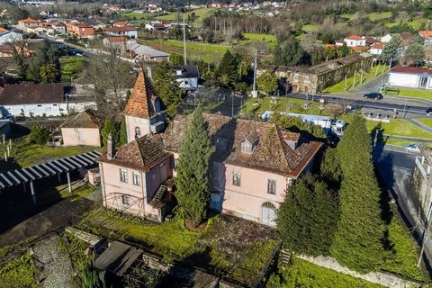 Descripción Finca en venta a 785.000 EUR Fabulosa Quinta do Paço ubicada en la parroquia de Lago - Amares. Finca del siglo XXI. XIX, con arquitectura de influencia colonial. También dispone de piscina, bodega de 980m², viñedo y bosque, con fácil acce...