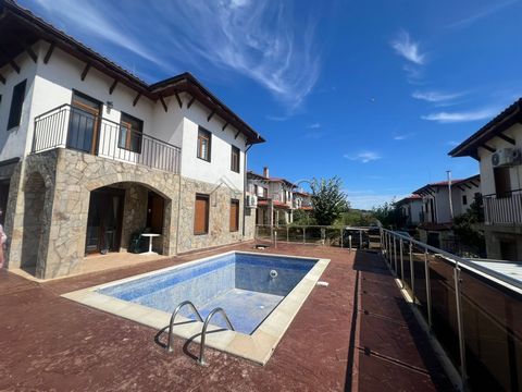 . House with 5 bedrooms, 5 bathrooms + swimming pool, Nessebar Gardens, Sunny Beach IBG Real estates is pleased to offer this property, located in complex Nessebar Gardens, only about 2 km from Sunny Beach. The villa is with a pool but without mainte...