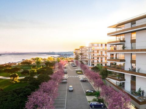 Appartement de 3 pièces avec 110 m2 situé dans le programme immobilier Vila Rio, à Póvoa de Santa Iria. Cet appartement spacieux est distribué comme suit : en entrant, on trouve un hall d'entrée, un grand salon de 30 m2 sur la gauche, une cuisine ouv...