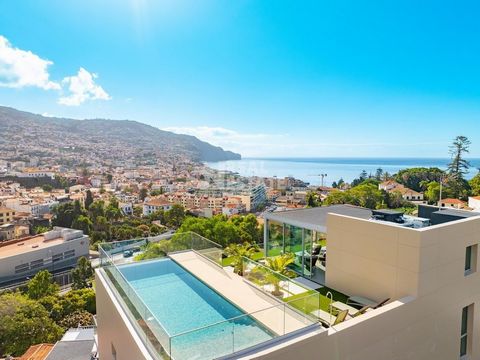 Located in Funchal. Come and live in the heart of the City of Funchal, close to all services, and streets, being possible to move around, even on foot...! Elegant architectural project, consisting of two blocks with housing units, combined with a con...