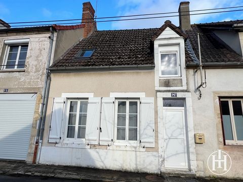 Dieses 81 m2 große Stadthaus befindet sich in einer ruhigen Straße, nur einen Steinwurf von den Annehmlichkeiten entfernt und ist perfekt, um die Ruhe zu genießen und gleichzeitig in der Nähe der Stadt zu bleiben. Die Schale ist in gutem Zustand, so ...