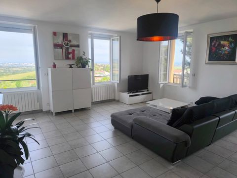 À vendre à Pollionnay Appartement T4 de 108 m² avec terrasse, vue dégagée 379 600