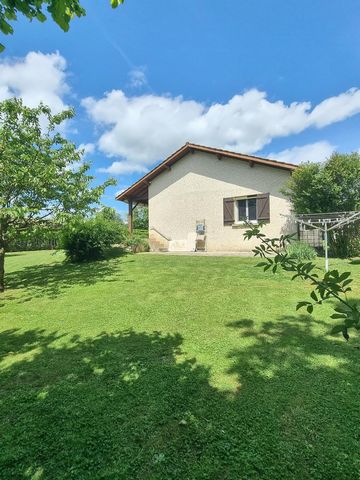 Villa lumineuse avec grand terrain au calme