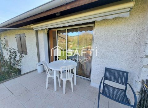 Maison en pierre avec terrain et un garage