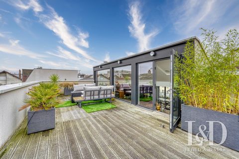 APPARTEMENT DE GRAND STANDING À ISSY LES MOULINEAUX Au sein d'un immeuble ne comprenant que 2 appartements , ce bien contemporain en duplex de 198,67 m2 ( carrez) niché dans le coeur d'Issy-les-Moulineaux. Construit en 2020, cet appartement de 6 pièc...