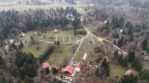 Location: Primorsko-goranska županija, Vinodolska Općina, Bribir. Spacious house with a large garden in an idyllic location – Lukovo Nestled in the heart of nature yet close to the sea and mountains, this charming house is perfect for a family vacati...