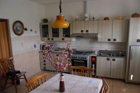 Apartment Three Palms is situated in a beautiful seaside village Supetar on island Brač. Luggage storage is possible prior to check in. Free private parking on site. This cosy two bedroom apartment with terrace can accommodate up to five persons. It ...