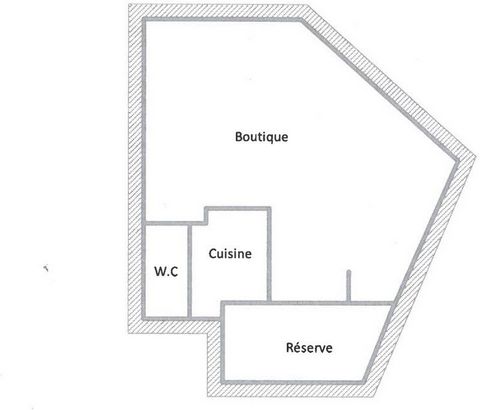 Fond de Commerce de 69m² dans le centre de Biarritz , belle opportunité pour commencer une activité