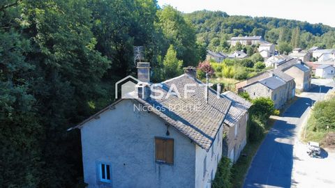 Maison de village non mitoyenne avec terrain et garages