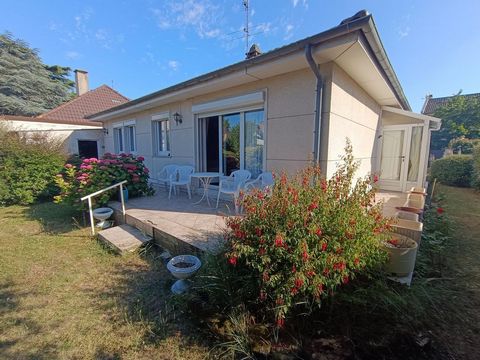 Maison Plain-pied de 1966 sur 355 m² de terrain.