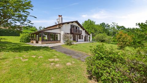 Maison sur 6800 m² de terrain (divisble).